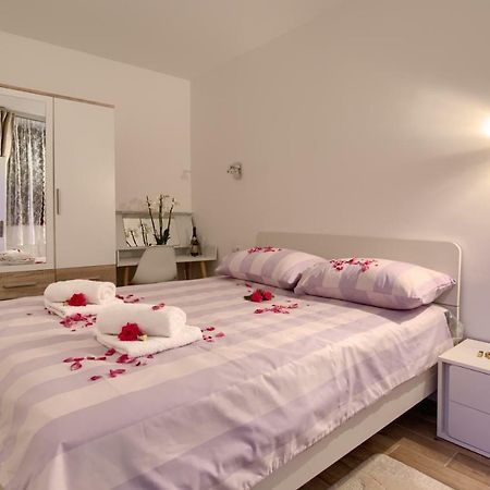 Apartment Castle Πούλα Εξωτερικό φωτογραφία